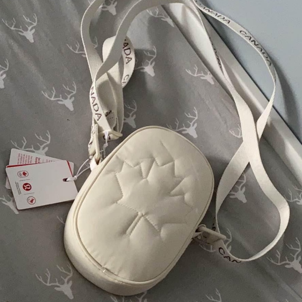 Lululemon Team Canada 22 Future Legacy Crossbody Bag